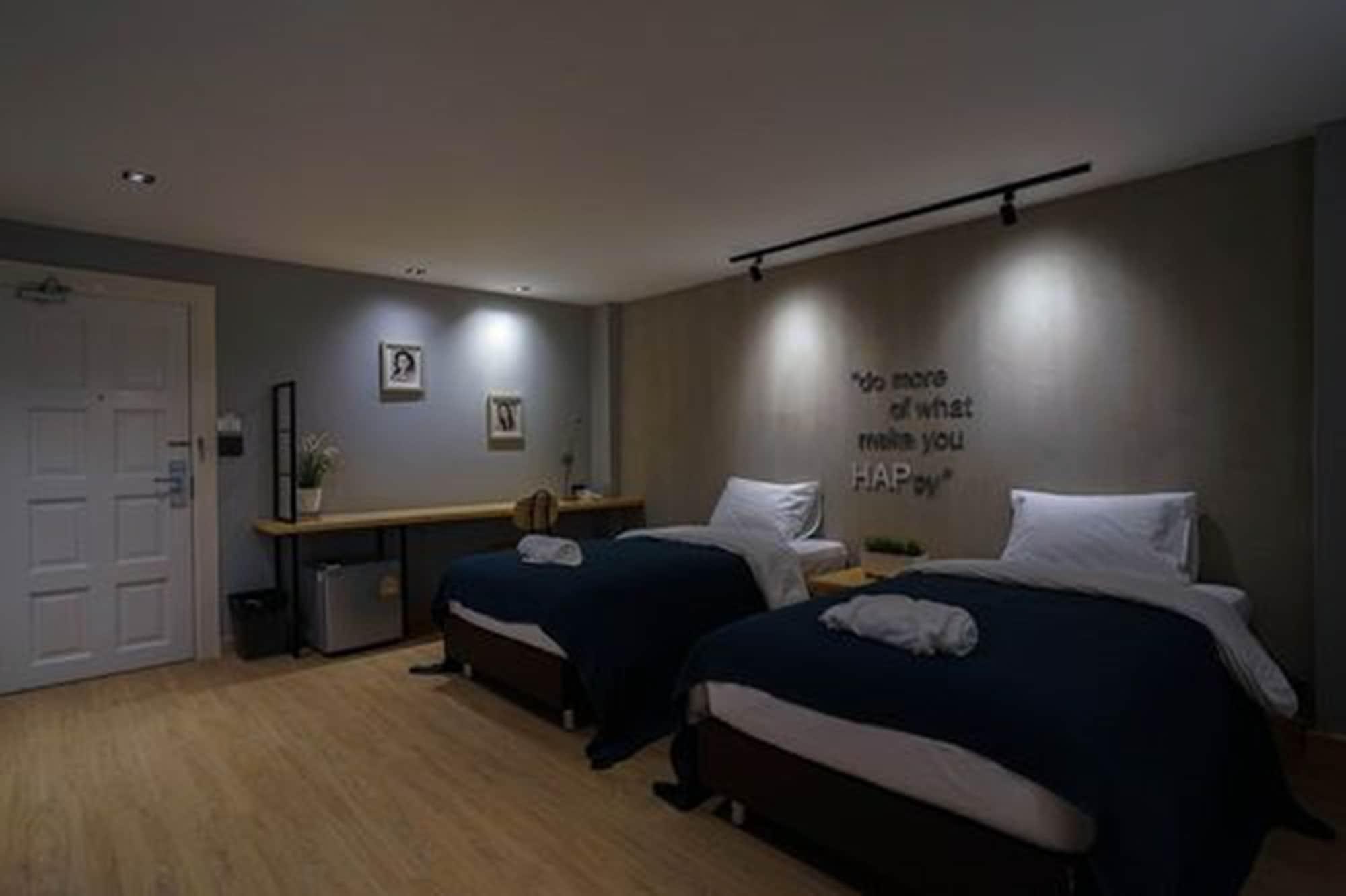 Hap@Sathorn Hotel Bangkok Ngoại thất bức ảnh